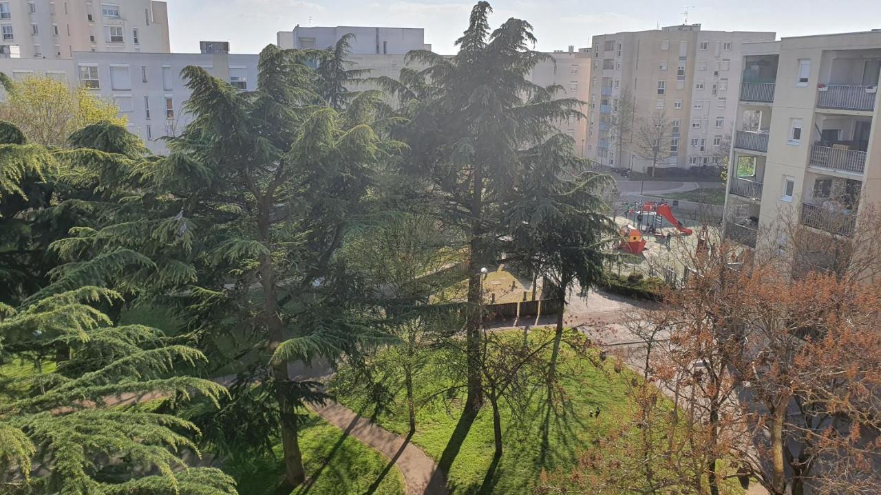 Dans Grand Appart De 113M2 Proche Paris Creil Esterno foto